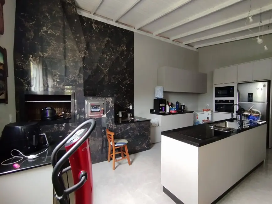 Foto 3 de Casa com 2 quartos à venda, 140m2 em Balneario Barra Do Sul - SC
