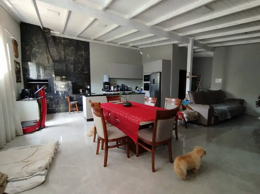 Foto 2 de Casa com 2 quartos à venda, 140m2 em Balneario Barra Do Sul - SC