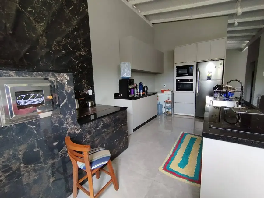 Foto 4 de Casa com 2 quartos à venda, 140m2 em Balneario Barra Do Sul - SC