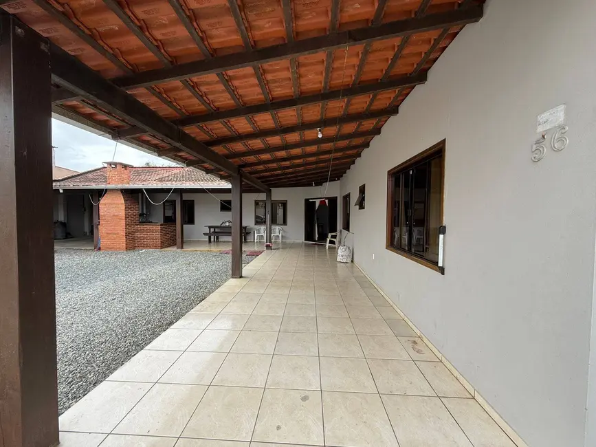 Foto 3 de Casa com 3 quartos à venda, 200m2 em Centro, Balneario Barra Do Sul - SC