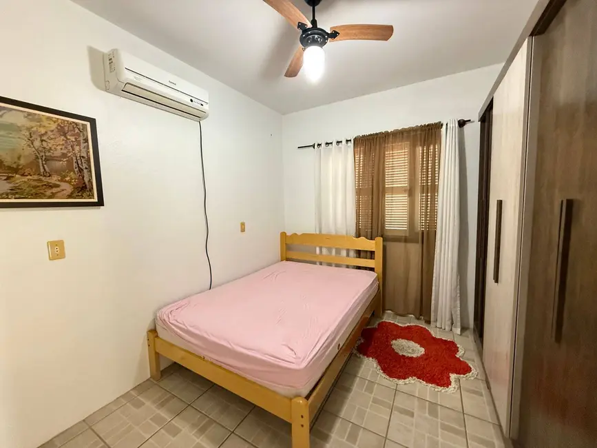 Foto 9 de Sobrado com 4 quartos à venda, 189m2 em Centro, Balneario Barra Do Sul - SC