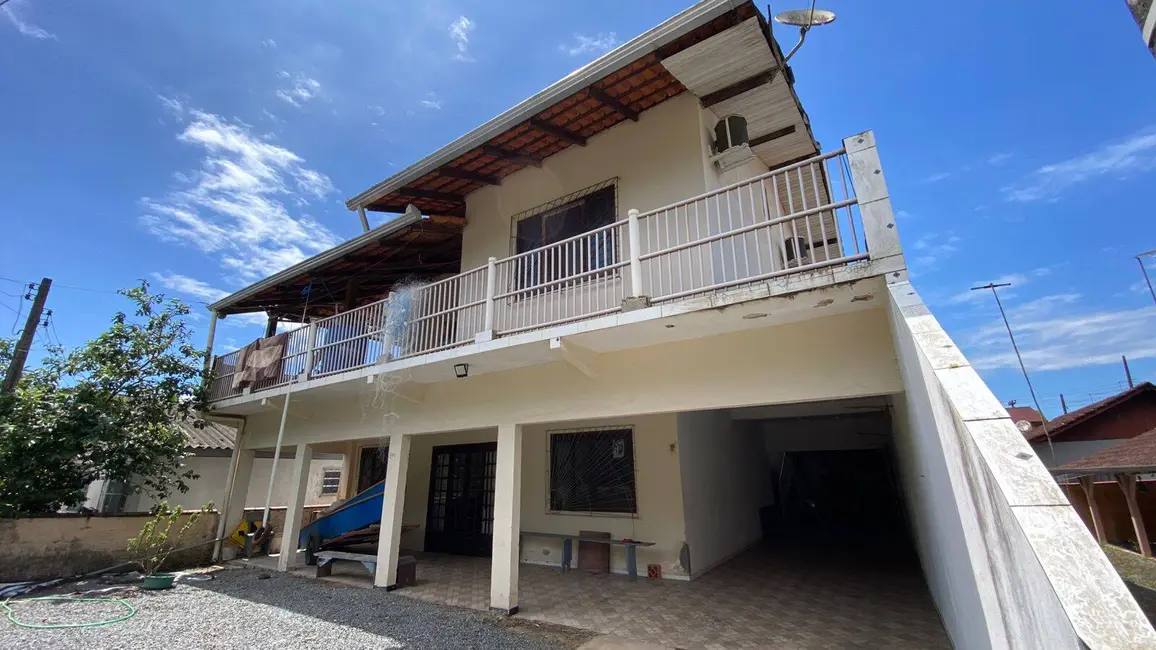Foto 1 de Sobrado com 6 quartos à venda, 228m2 em Balneario Barra Do Sul - SC