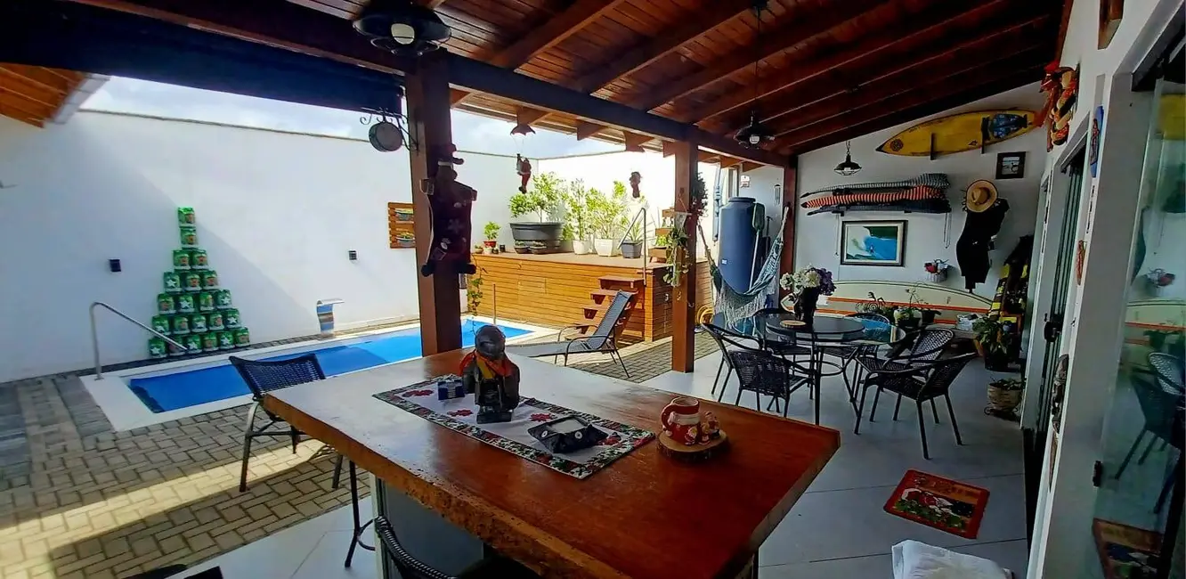Foto 9 de Casa com 3 quartos à venda, 200m2 em Balneario Barra Do Sul - SC