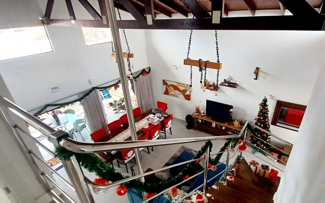 Foto 2 de Casa com 3 quartos à venda, 200m2 em Balneario Barra Do Sul - SC