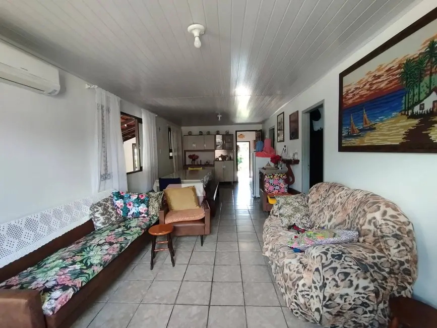Foto 4 de Casa com 3 quartos à venda, 140m2 em Centro, Balneario Barra Do Sul - SC