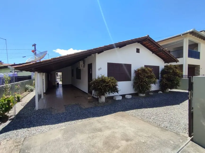 Foto 1 de Casa com 3 quartos à venda, 140m2 em Centro, Balneario Barra Do Sul - SC