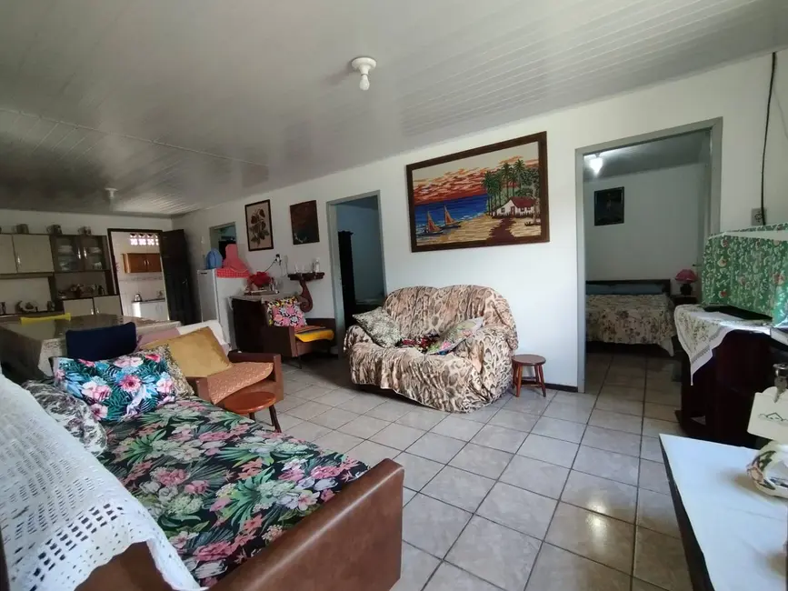 Foto 3 de Casa com 3 quartos à venda, 140m2 em Centro, Balneario Barra Do Sul - SC