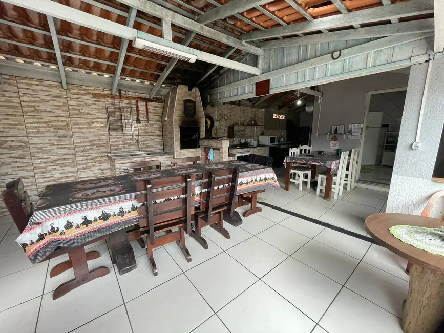 Foto 4 de Casa com 3 quartos à venda, 300m2 em Centro, Balneario Barra Do Sul - SC