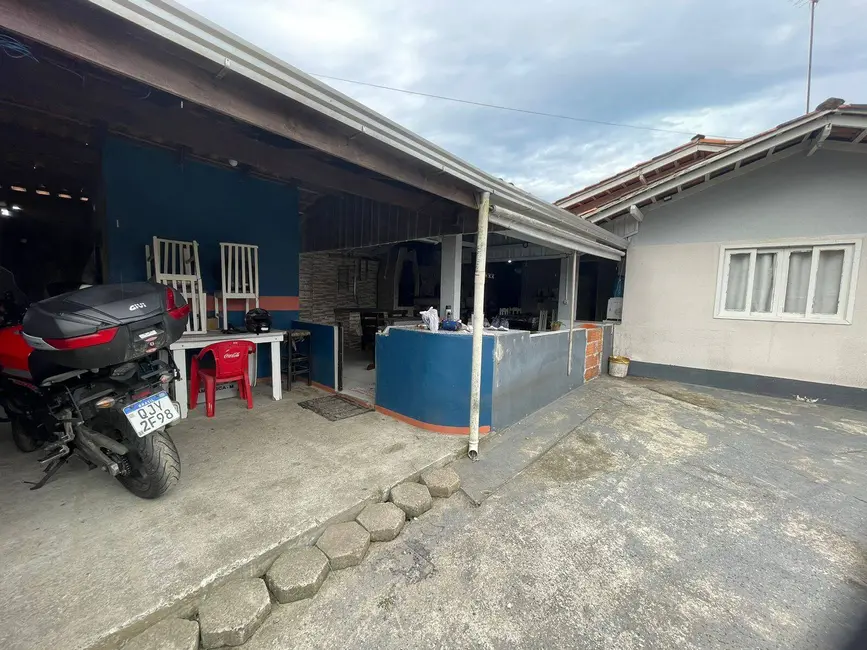 Foto 2 de Casa com 3 quartos à venda, 300m2 em Centro, Balneario Barra Do Sul - SC
