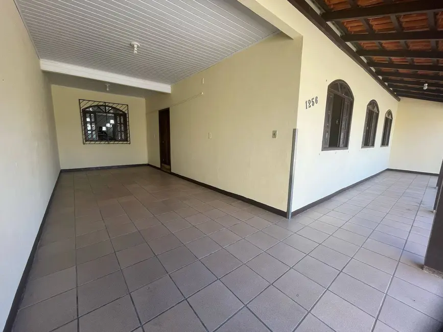 Foto 4 de Casa com 4 quartos à venda, 384m2 em Centro, Balneario Barra Do Sul - SC
