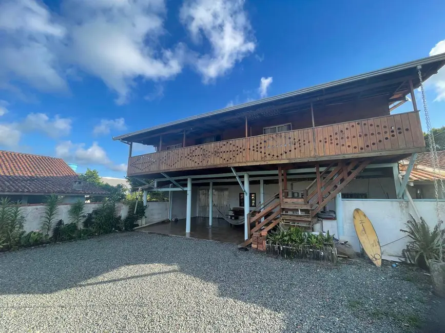Foto 2 de Sobrado com 6 quartos à venda, 360m2 em Balneario Barra Do Sul - SC