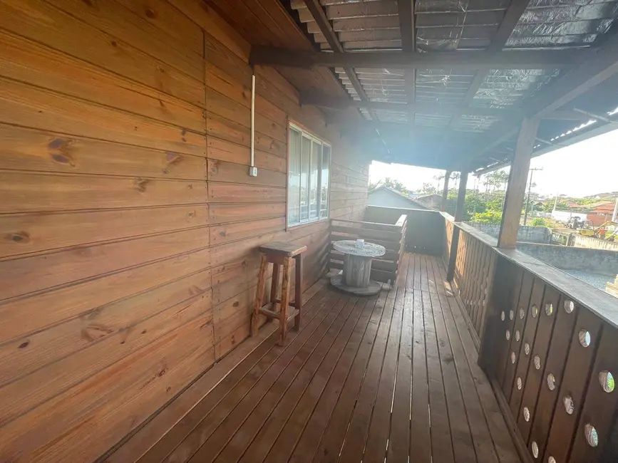 Foto 7 de Sobrado com 6 quartos à venda, 360m2 em Balneario Barra Do Sul - SC