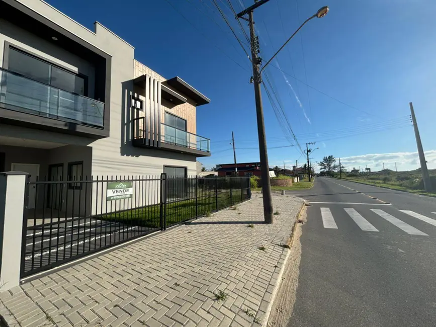 Sobrado com 3 quartos à venda, 115m2 em Balneario Barra Do Sul - SC - imagem 1 Foto 1 de Sobrado com 3 quartos à venda, 115m2 em Balneario Barra Do Sul - SC
