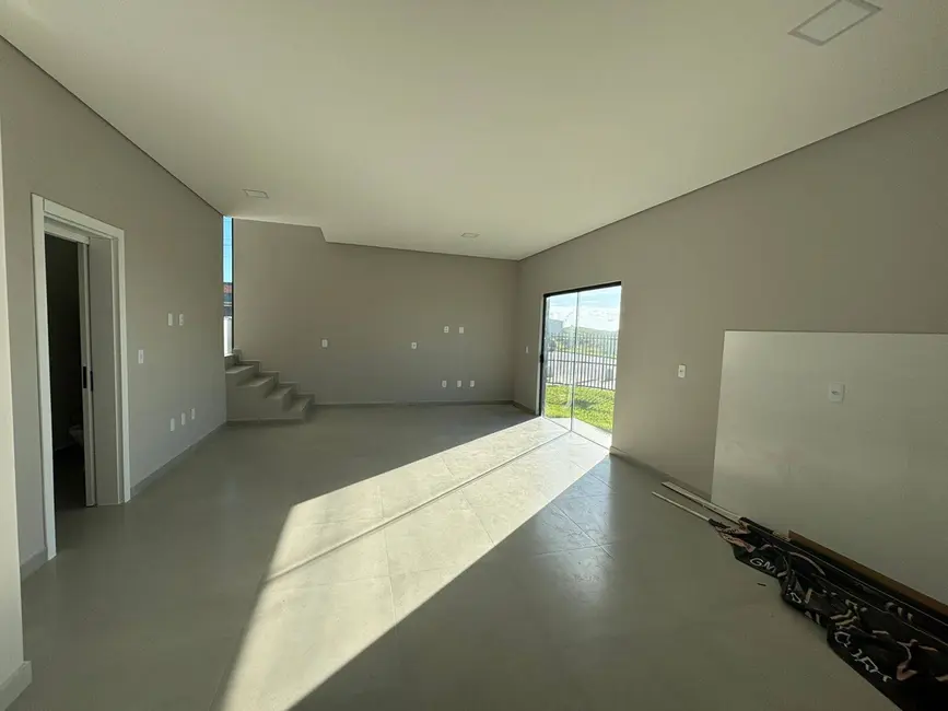 Foto 7 de Sobrado com 3 quartos à venda, 115m2 em Balneario Barra Do Sul - SC
