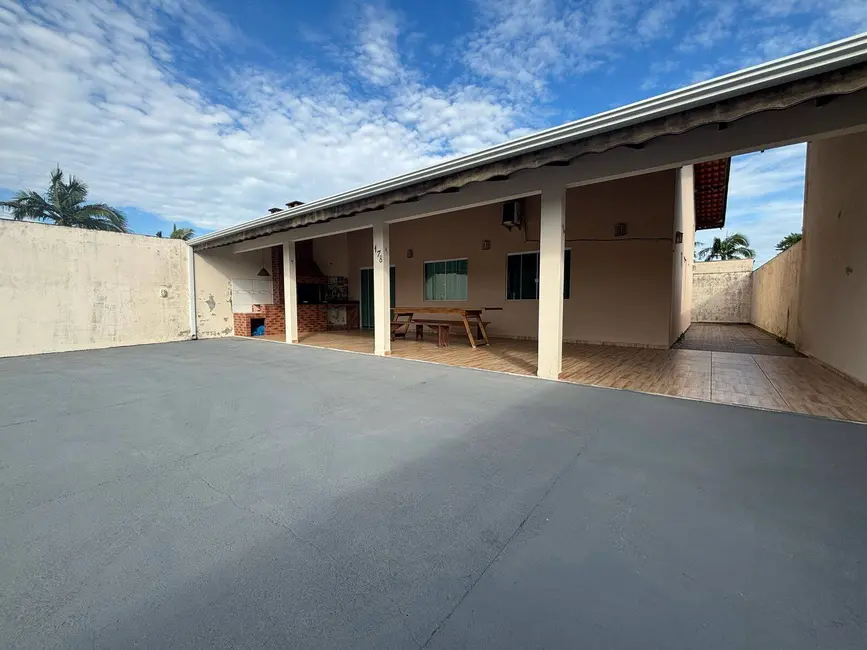 Foto 1 de Casa com 4 quartos à venda, 300m2 em Balneario Barra Do Sul - SC