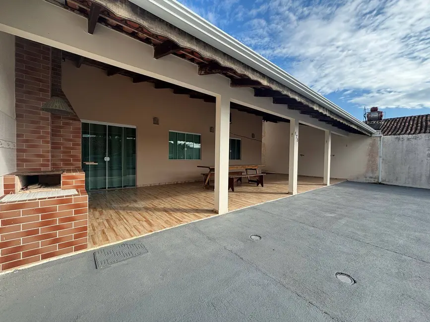 Foto 4 de Casa com 4 quartos à venda, 300m2 em Balneario Barra Do Sul - SC