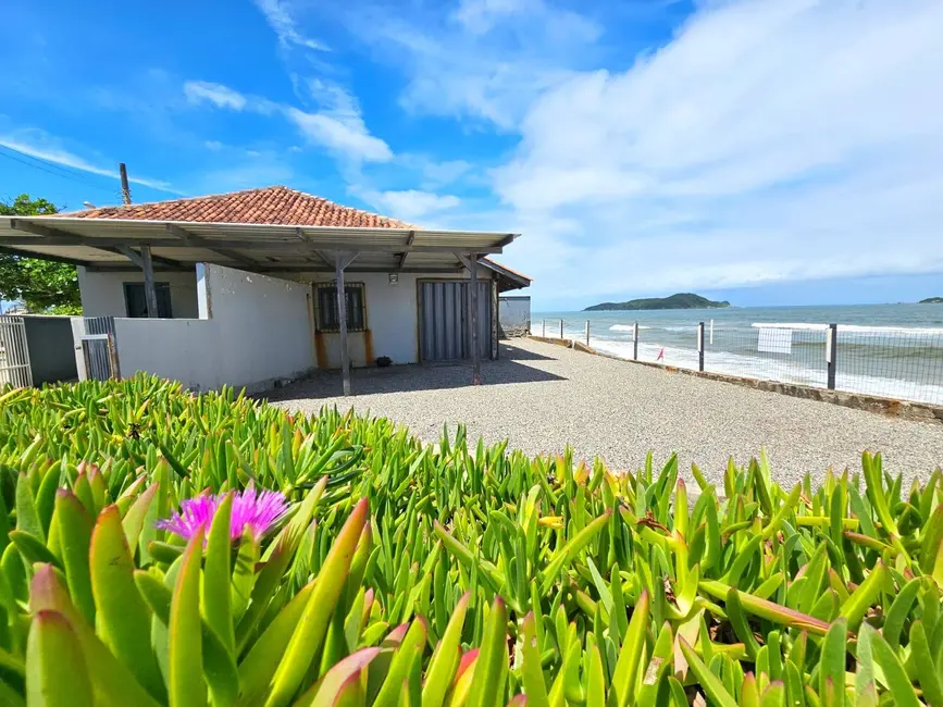 Foto 1 de Casa com 2 quartos à venda, 100m2 em Centro, Balneario Barra Do Sul - SC