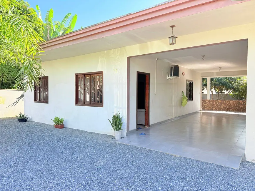 Foto 1 de Casa com 3 quartos à venda, 345m2 em Balneario Barra Do Sul - SC