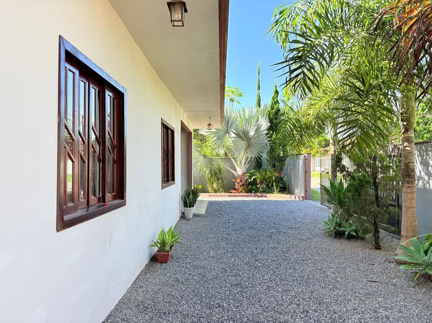 Foto 6 de Casa com 3 quartos à venda, 345m2 em Balneario Barra Do Sul - SC