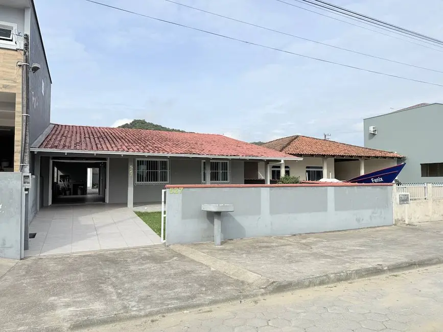 Foto 1 de Casa com 3 quartos à venda, 130m2 em Sao Francisco Do Sul - SC