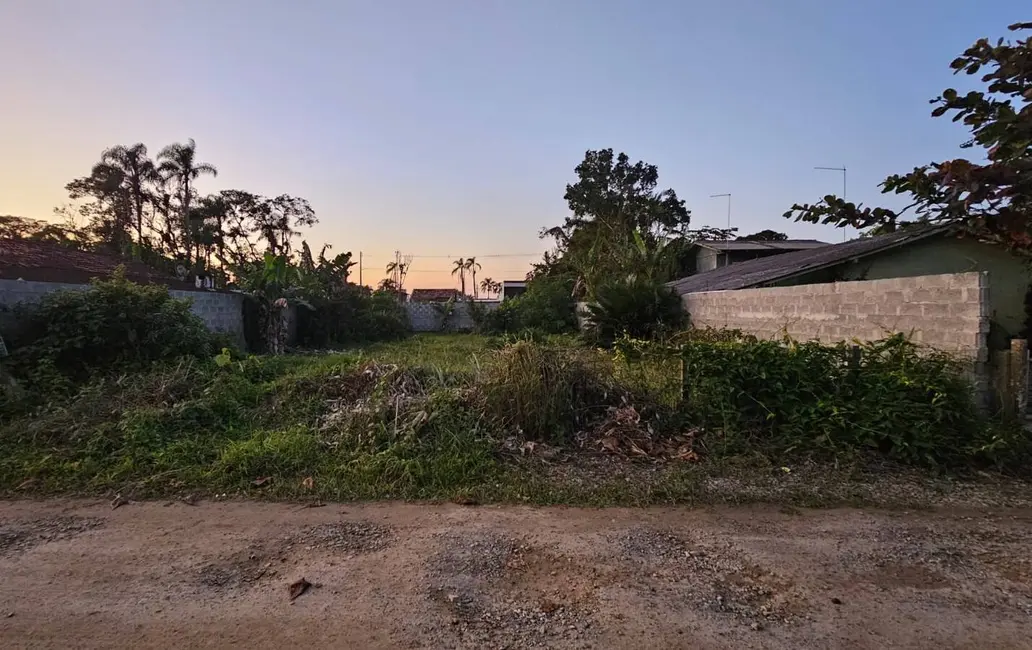 Foto 2 de Terreno / Lote à venda, 405m2 em Balneario Barra Do Sul - SC
