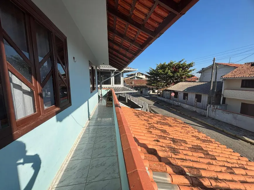 Foto 5 de Sobrado com 4 quartos à venda, 160m2 em Centro, Balneario Barra Do Sul - SC
