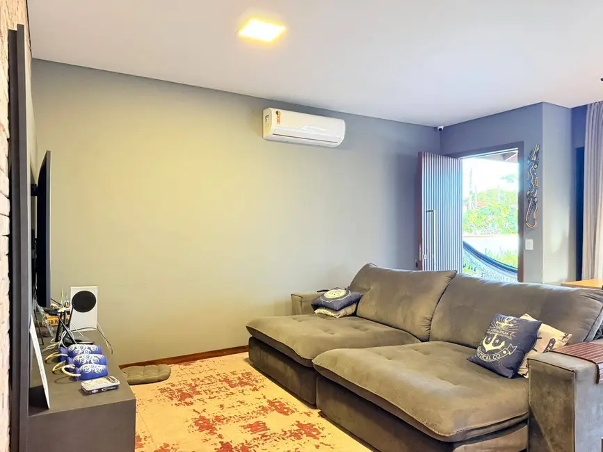 Foto 8 de Casa com 3 quartos à venda, 150m2 em Balneario Barra Do Sul - SC