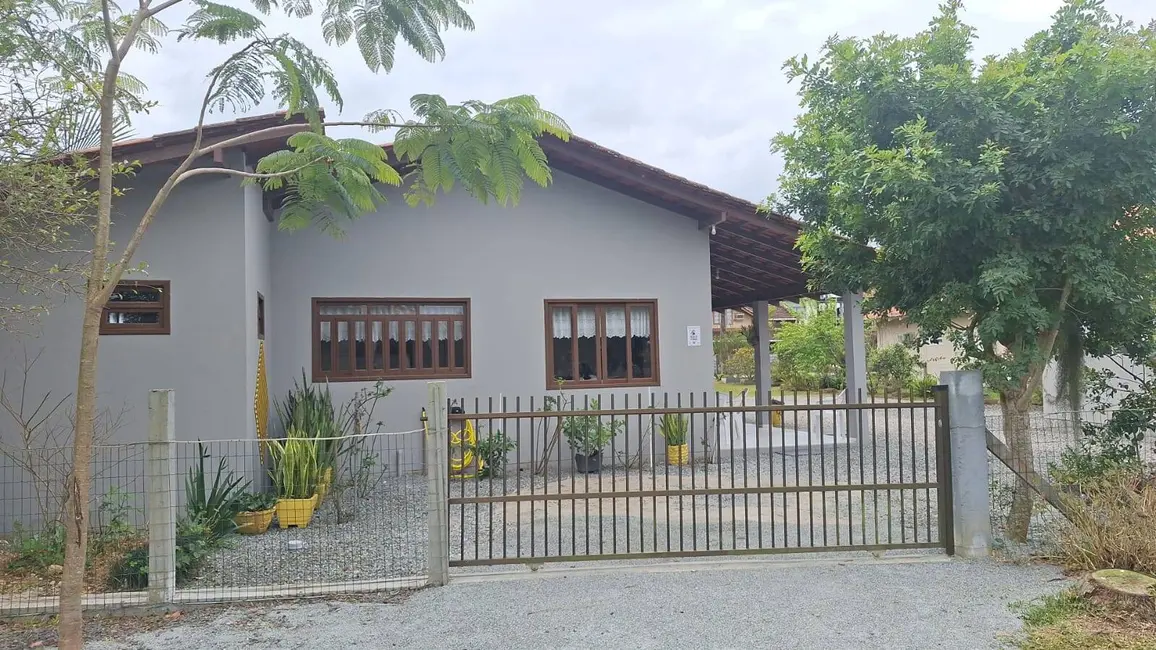 Casa com 3 quartos à venda, 673m2 em Balneario Barra Do Sul - SC - imagem 2 Foto 2 de Casa com 3 quartos à venda, 673m2 em Balneario Barra Do Sul - SC