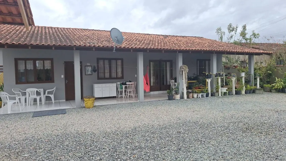 Casa com 3 quartos à venda, 673m2 em Balneario Barra Do Sul - SC - imagem 3 Foto 3 de Casa com 3 quartos à venda, 673m2 em Balneario Barra Do Sul - SC