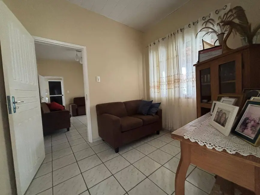 Casa com 3 quartos à venda, 673m2 em Balneario Barra Do Sul - SC - imagem 9 Foto 9 de Casa com 3 quartos à venda, 673m2 em Balneario Barra Do Sul - SC