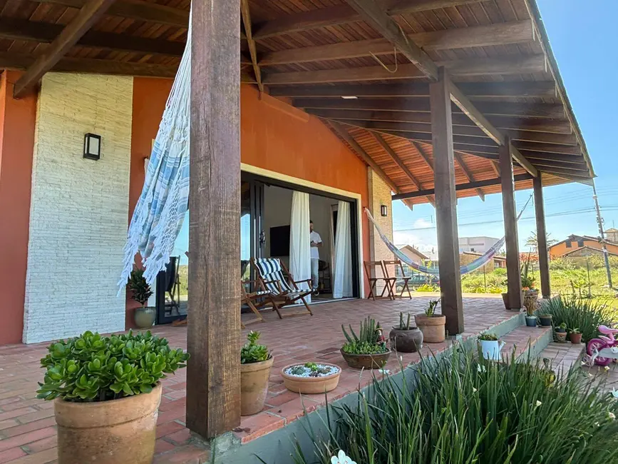 Foto 2 de Casa com 3 quartos à venda, 136m2 em Balneario Barra Do Sul - SC