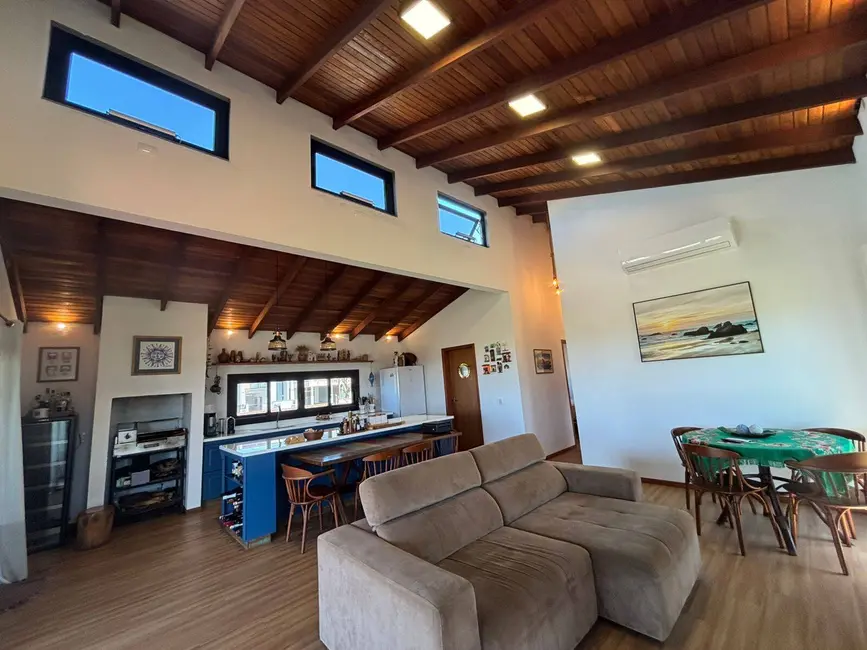 Foto 8 de Casa com 3 quartos à venda, 136m2 em Balneario Barra Do Sul - SC