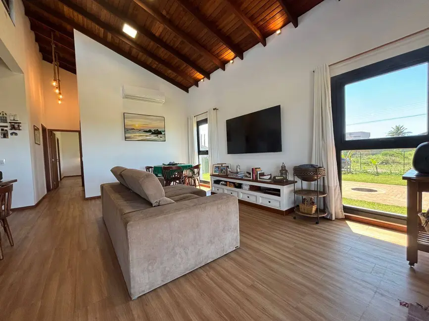 Foto 7 de Casa com 3 quartos à venda, 136m2 em Balneario Barra Do Sul - SC