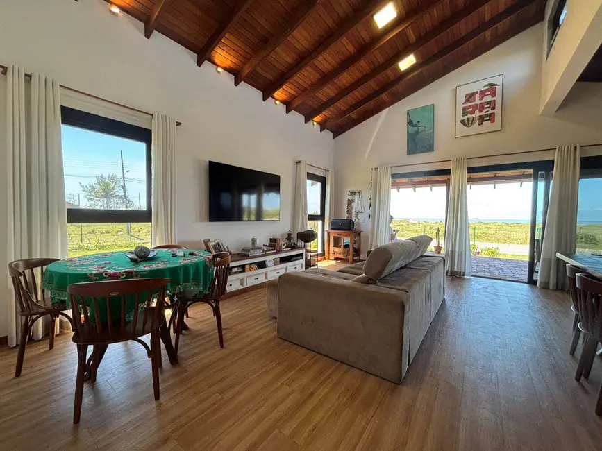 Foto 6 de Casa com 3 quartos à venda, 136m2 em Balneario Barra Do Sul - SC