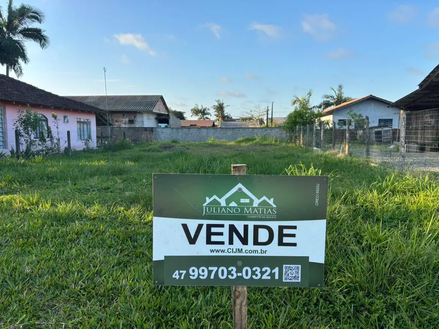 Foto 1 de Terreno / Lote à venda, 360m2 em Balneario Barra Do Sul - SC