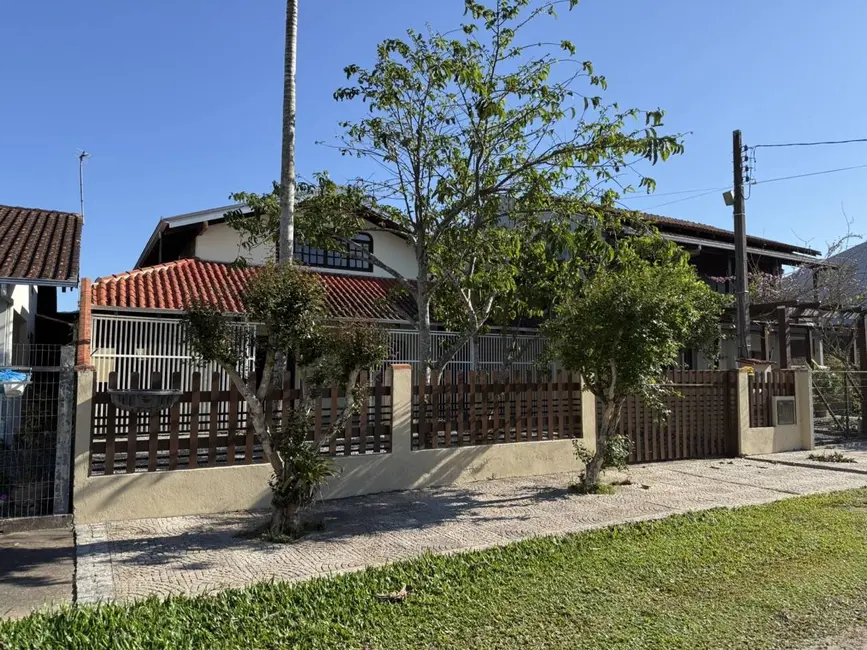 Foto 4 de Sobrado com 6 quartos à venda, 279m2 em Balneario Barra Do Sul - SC