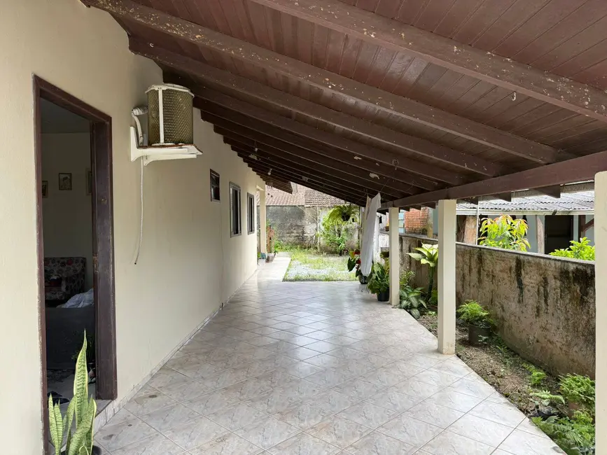 Foto 6 de Casa com 5 quartos à venda, 115m2 em Balneario Barra Do Sul - SC