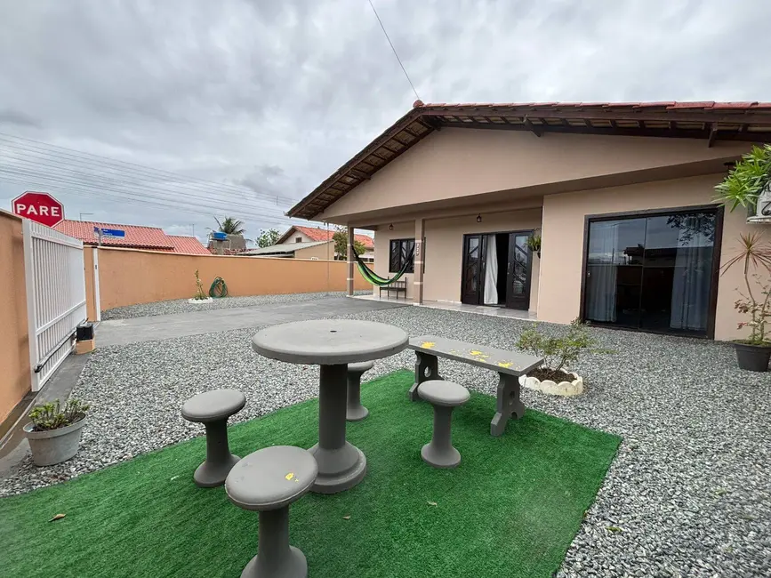 Foto 1 de Casa com 5 quartos à venda, 188m2 em Centro, Balneario Barra Do Sul - SC