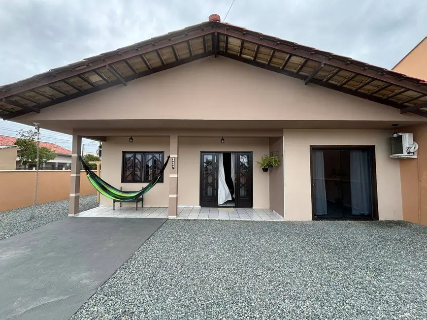 Foto 2 de Casa com 5 quartos à venda, 188m2 em Centro, Balneario Barra Do Sul - SC