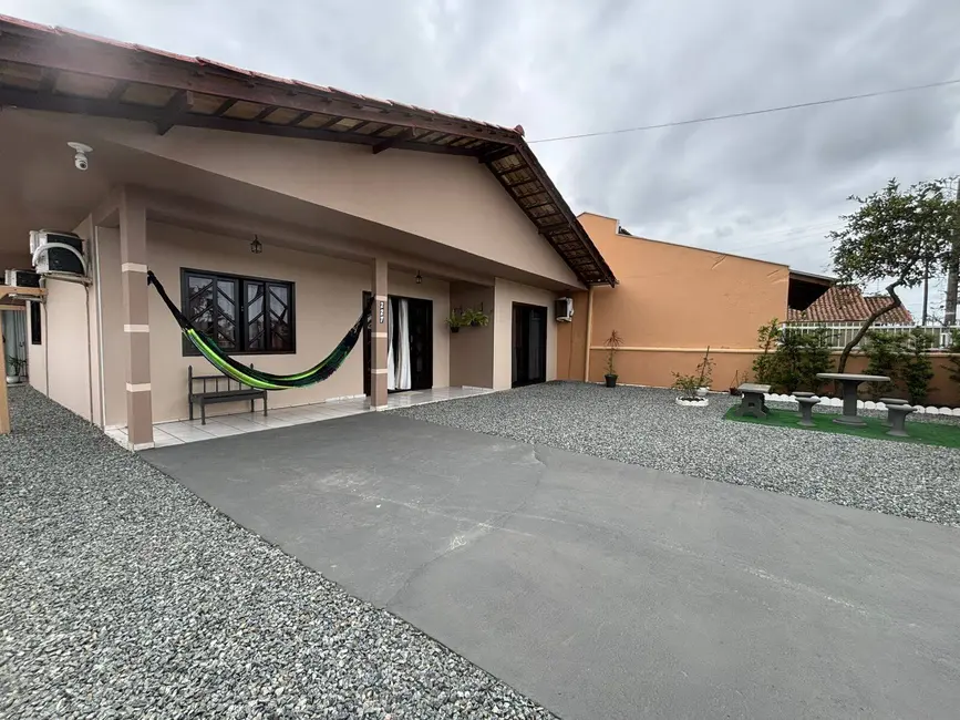 Foto 3 de Casa com 5 quartos à venda, 188m2 em Centro, Balneario Barra Do Sul - SC
