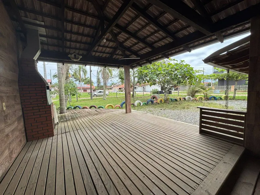 Foto 3 de Casa com 4 quartos à venda, 437m2 em Balneario Barra Do Sul - SC