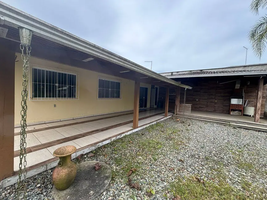 Foto 1 de Casa com 4 quartos à venda, 437m2 em Balneario Barra Do Sul - SC