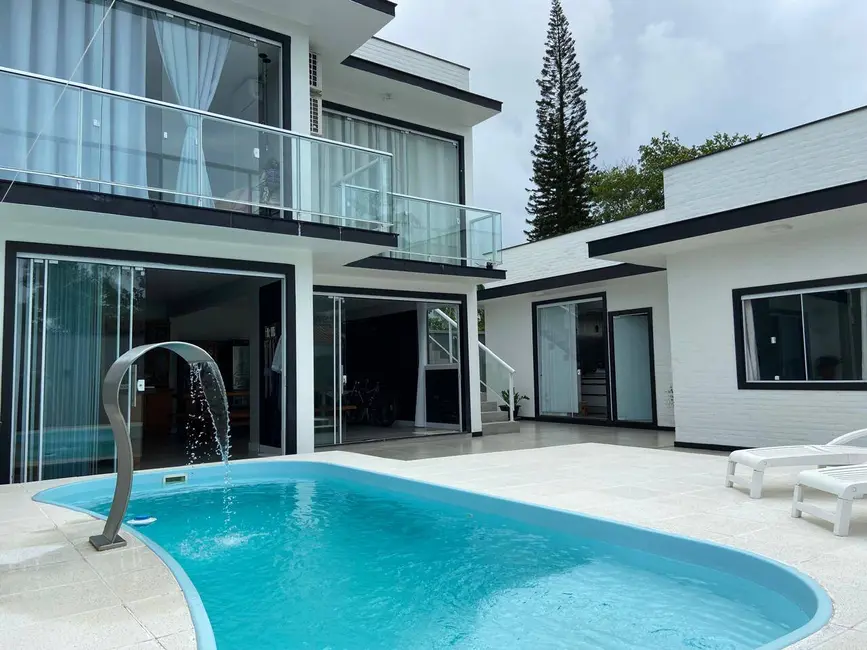 Foto 1 de Casa com 4 quartos à venda, 405m2 em Balneario Barra Do Sul - SC