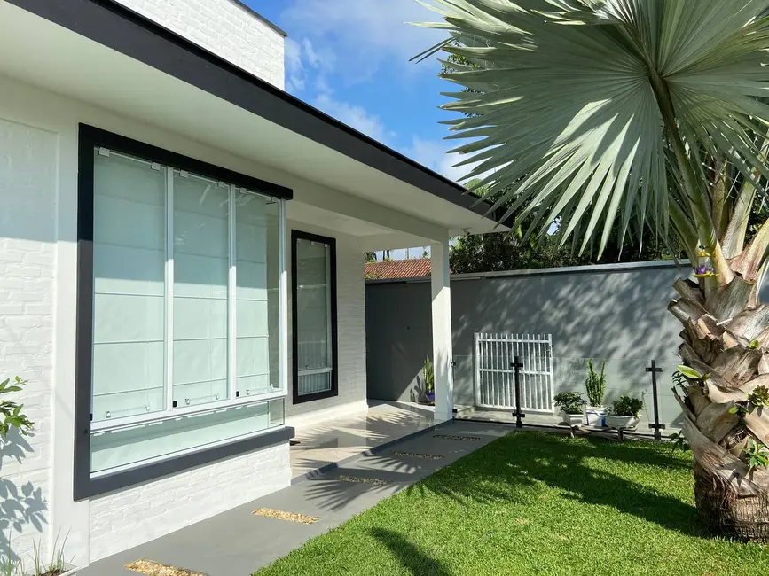 Foto 3 de Casa com 4 quartos à venda, 405m2 em Balneario Barra Do Sul - SC