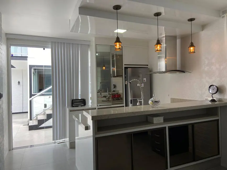 Foto 8 de Casa com 4 quartos à venda, 405m2 em Balneario Barra Do Sul - SC