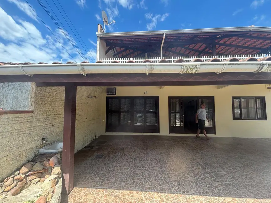 Foto 1 de Casa com 5 quartos à venda, 157m2 em Centro, Balneario Barra Do Sul - SC