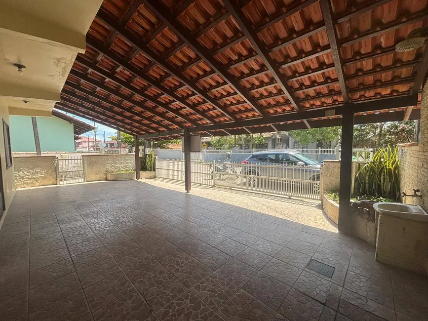 Foto 2 de Casa com 5 quartos à venda, 157m2 em Centro, Balneario Barra Do Sul - SC