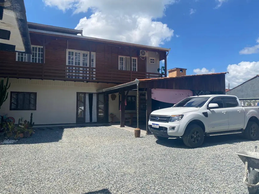 Foto 1 de Casa com 3 quartos à venda, 360m2 em Balneario Barra Do Sul - SC
