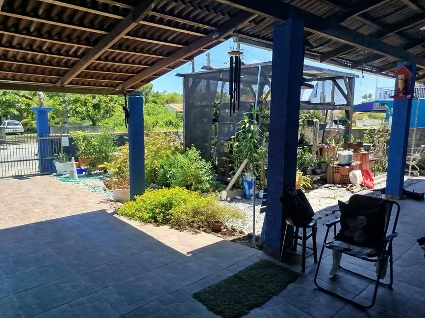 Casa com 3 quartos à venda, 360m2 em Balneario Barra Do Sul - SC - imagem 4 Foto 4 de Casa com 3 quartos à venda, 360m2 em Balneario Barra Do Sul - SC