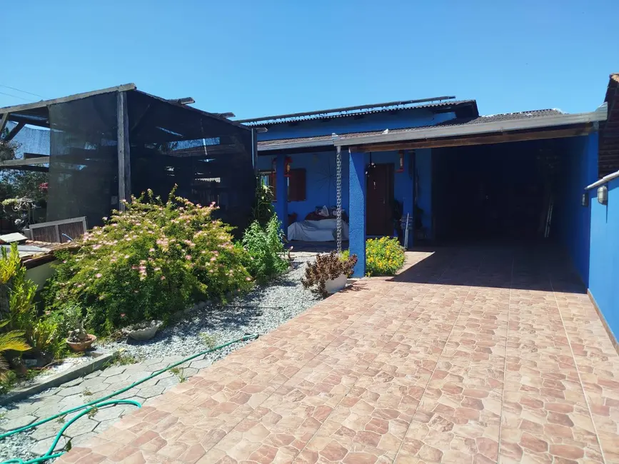 Casa com 3 quartos à venda, 360m2 em Balneario Barra Do Sul - SC - imagem 1 Foto 1 de Casa com 3 quartos à venda, 360m2 em Balneario Barra Do Sul - SC